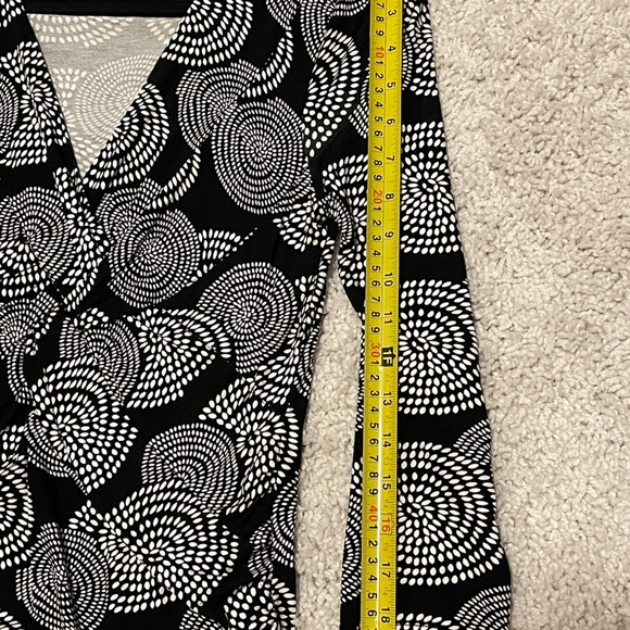 Cable & Gauge Black & White stretchy Medium Only worn once or twice - Picture 5 of 9